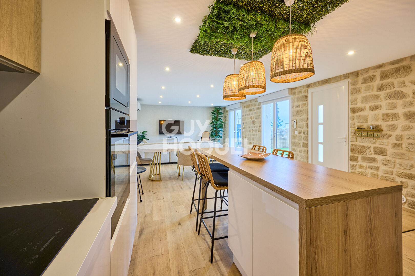 MAISON RENOVEE AVEC TERRASSE ET VUE MER PROCHE GARE