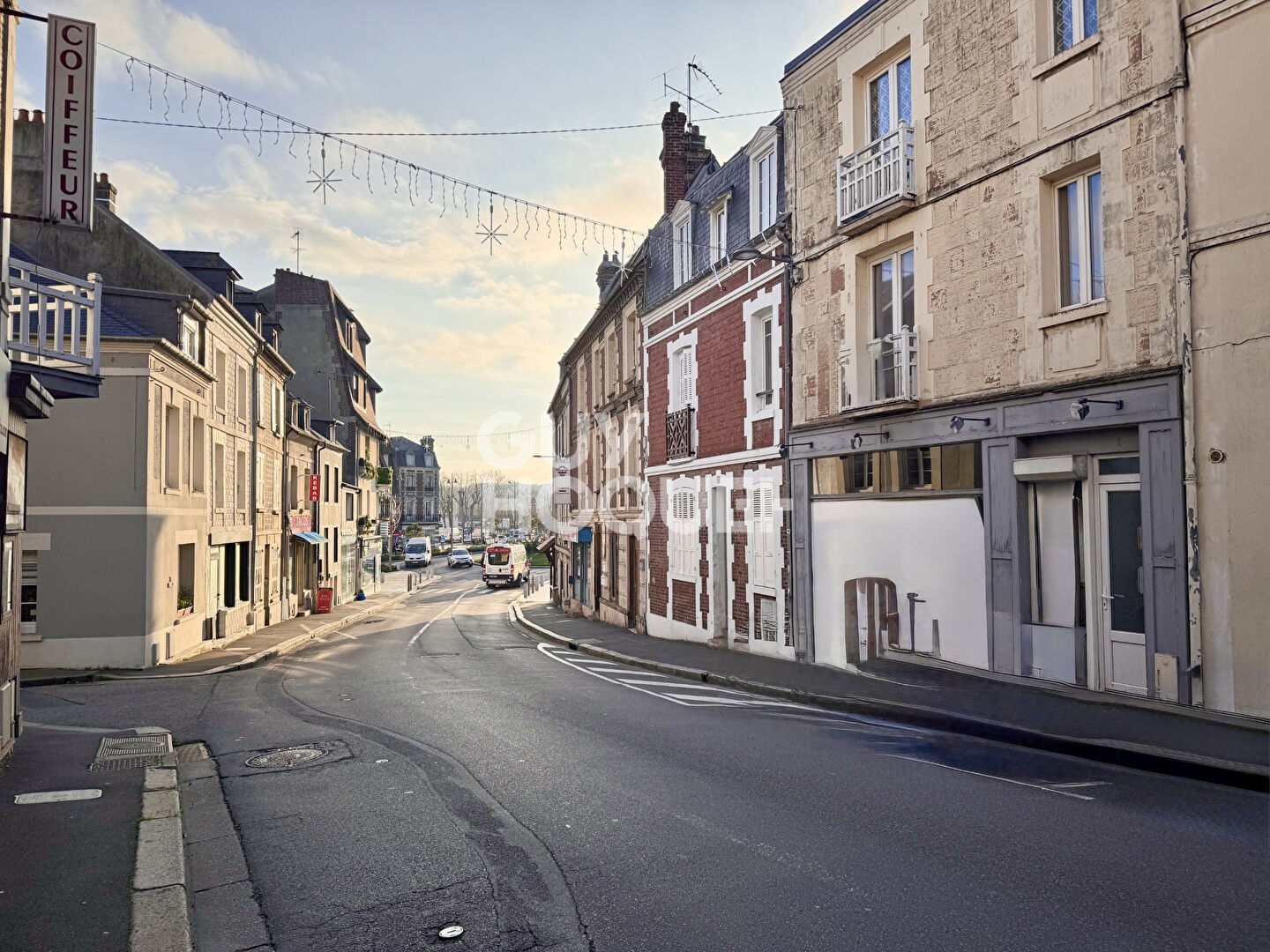 A VENDRE - MURS COMMERCIAUX LIBRES - TROUVILLE-SUR-MER