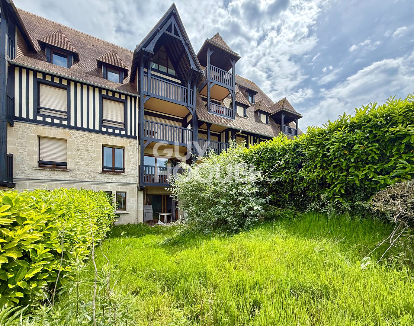 DEAUVILLE - APPARTEMENT avec JARDIN