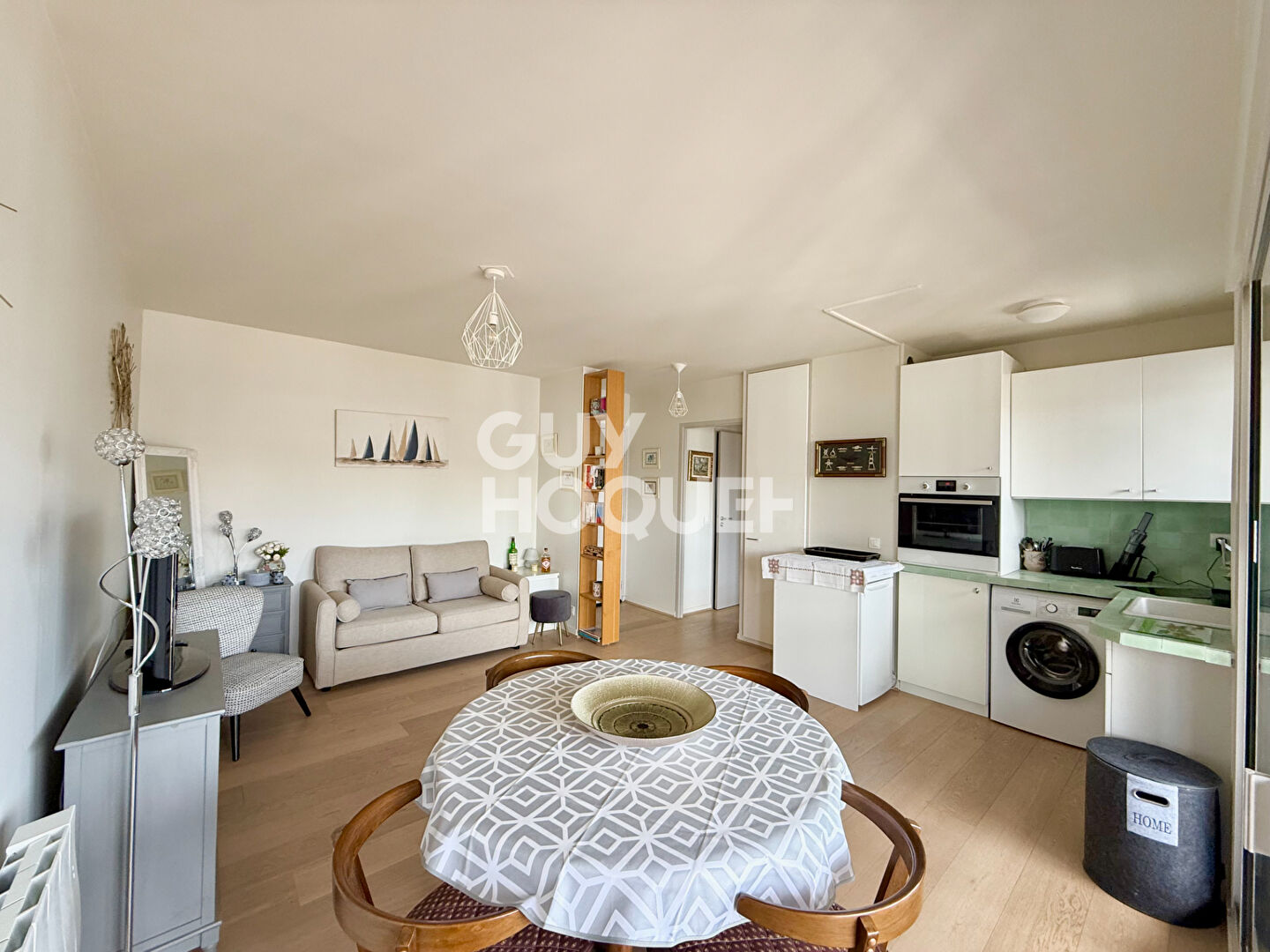 APPARTEMENT 2 PIECES - BALCON - BOX  - PLACE MORNY DEAUVILLE