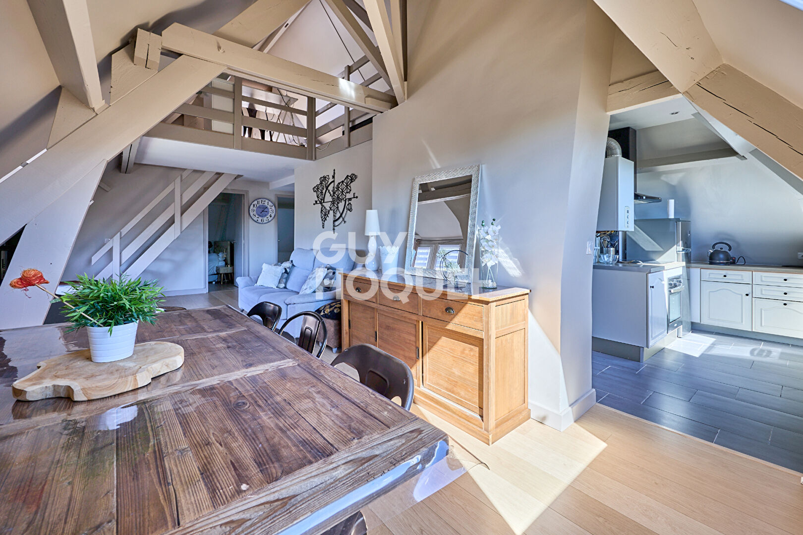 APPARTEMENT 100m² - PONT L'EVEQUE CENTRE