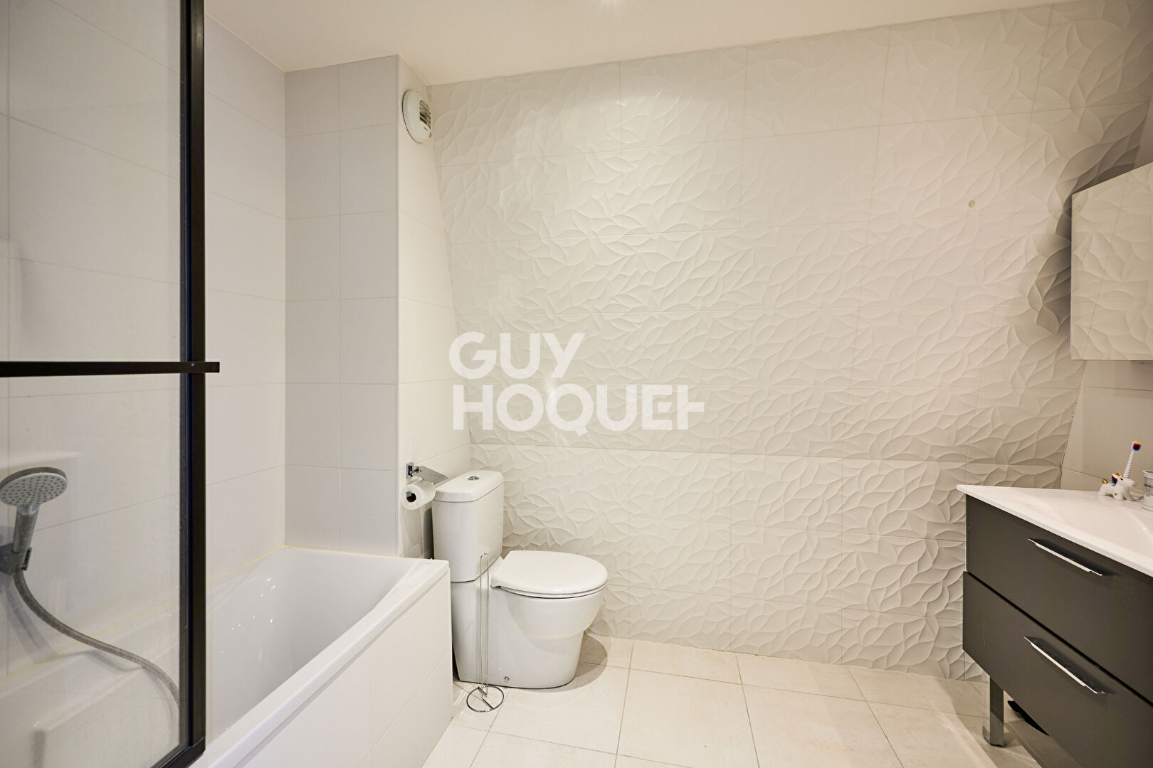 APPARTEMENT 100m² - 3 CHAMBRES - BOX CAVE - PRESQU'ÎLE DEAUVILLE