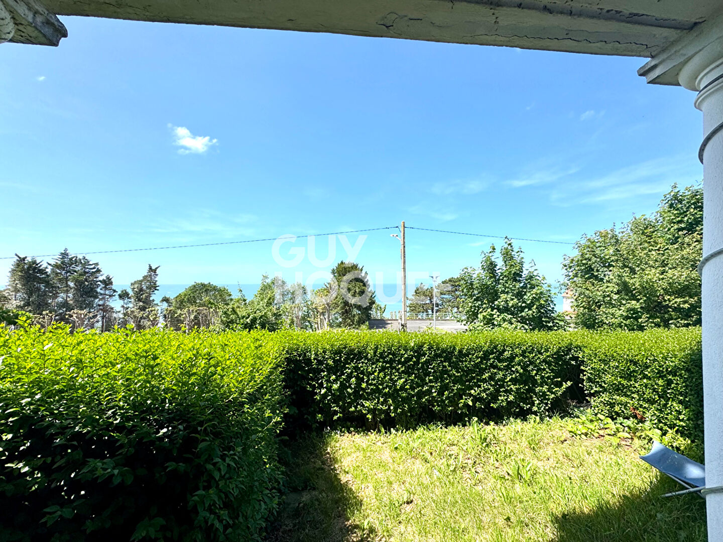 CHARMANT STUDIO AVEC EXTERIEUR ET VUE MER - TROUVILLE SUR MER