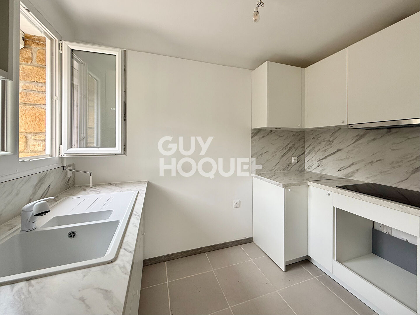 APPARTEMENT 4 PIECES - JARDIN - PARKING - BLONVILLE SUR MER