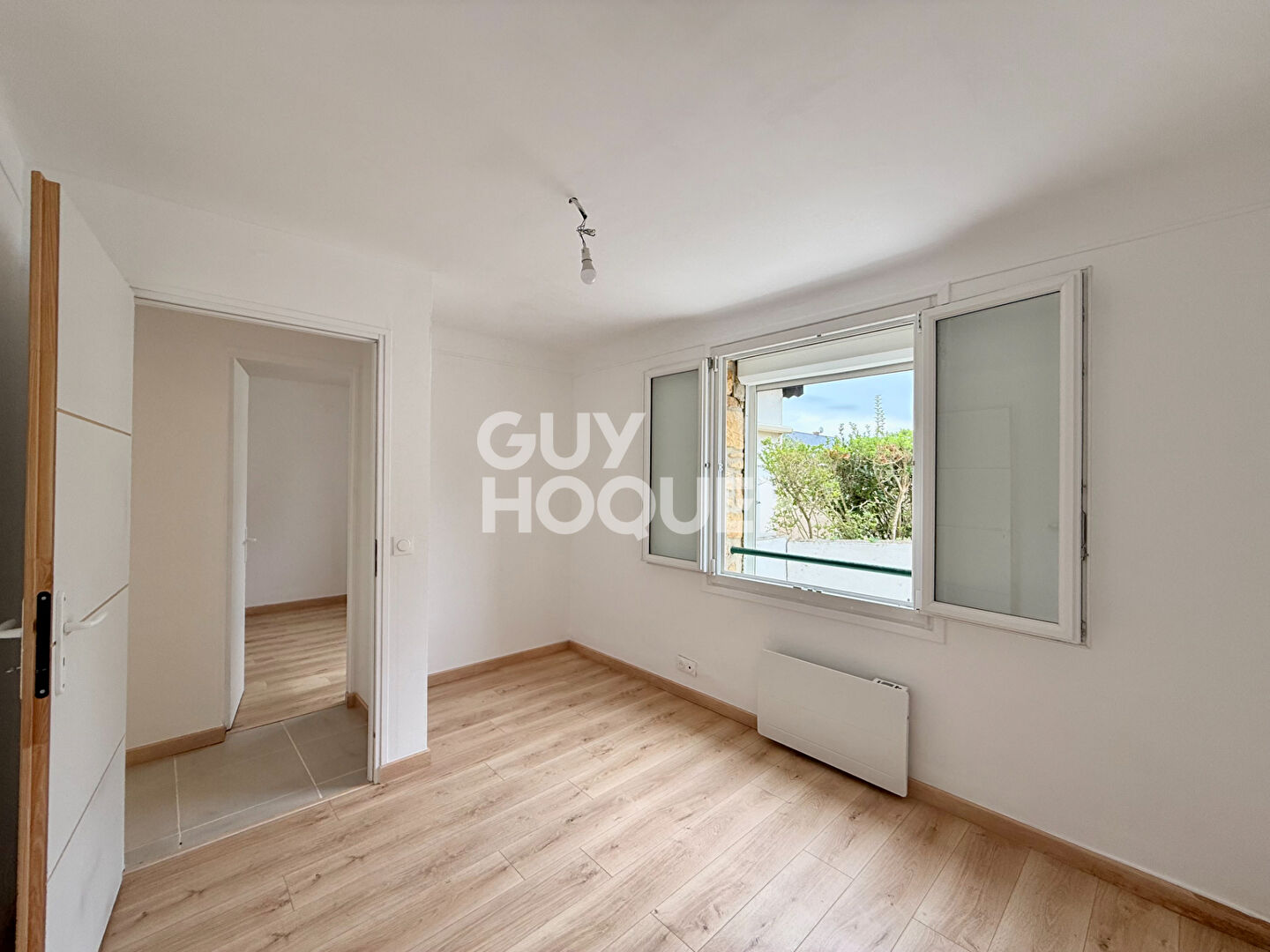 APPARTEMENT 4 PIECES - JARDIN - PARKING - BLONVILLE SUR MER