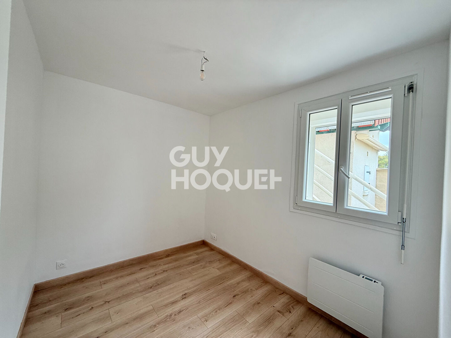 APPARTEMENT 4 PIECES - JARDIN - PARKING - BLONVILLE SUR MER