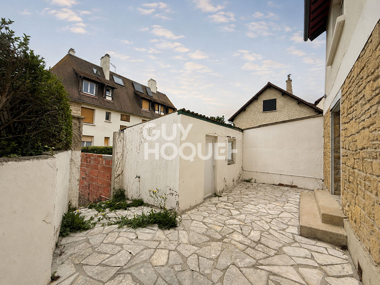 APPARTEMENT 4 PIECES - JARDIN - PARKING - BLONVILLE SUR MER
