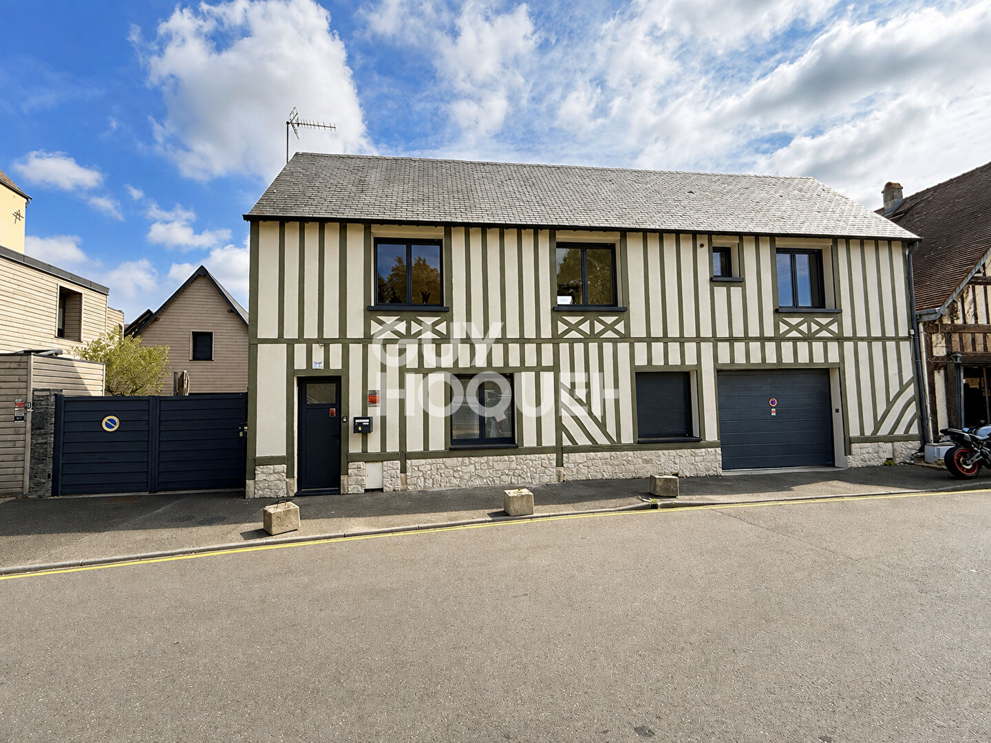 TOUQUES - MAISON NORMANDE RENOVEE AVEC TERRASSE ET GRAND GARAGE