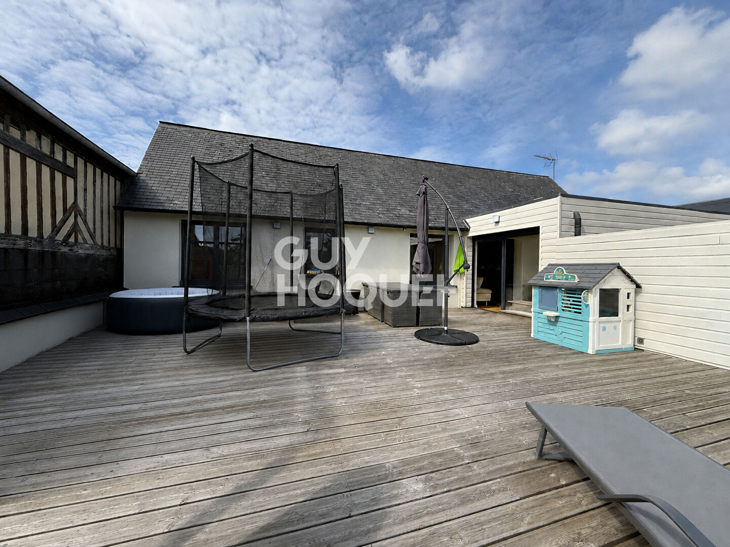 TOUQUES - MAISON NORMANDE RENOVEE AVEC TERRASSE ET GRAND GARAGE