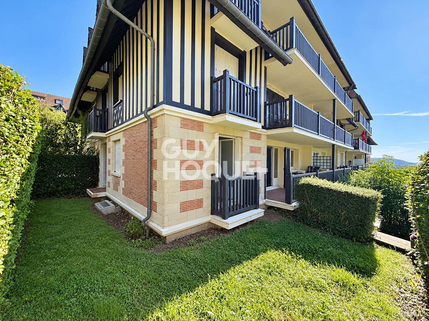 APPARTEMENT 3 PIECES - JARDIN - PARKING - BLONVILLE SUR MER