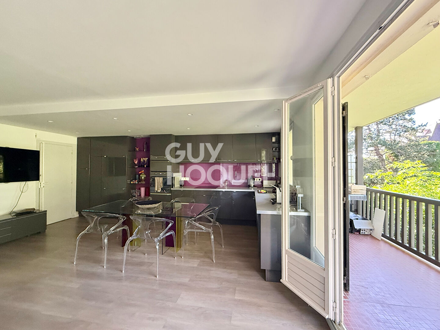 APPARTEMENT 3 PIECES - JARDIN - PARKING - BLONVILLE SUR MER