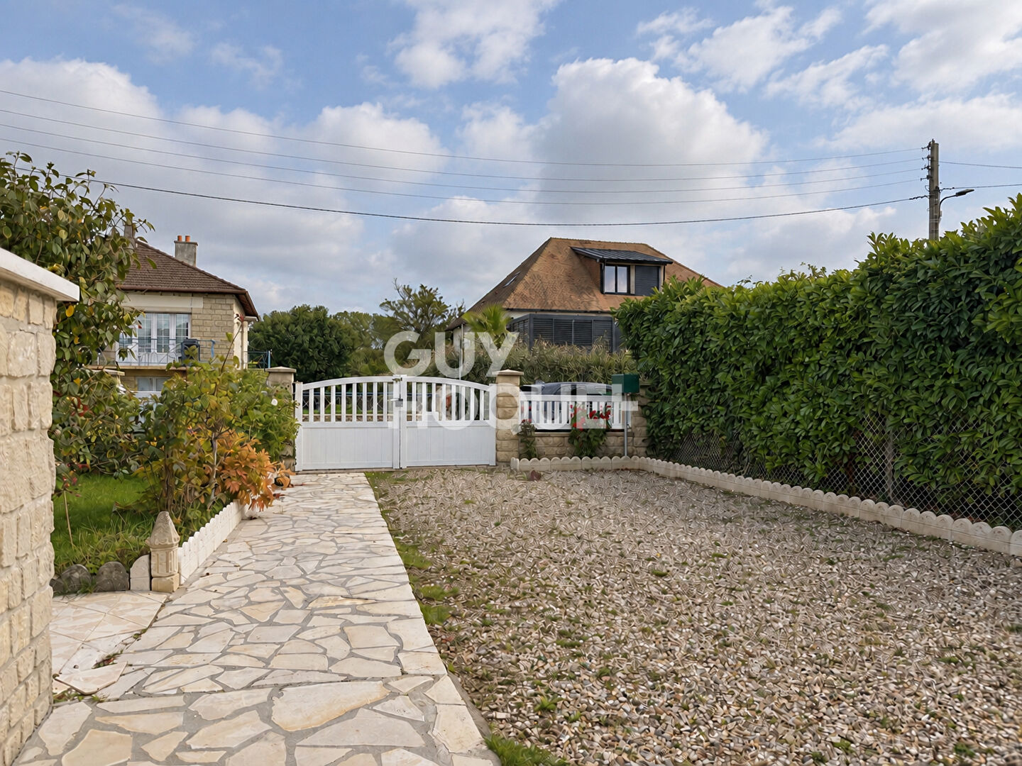 TROUVILLE -SUR-MER - MAISON FAMILIALE AVEC JARDIN !
