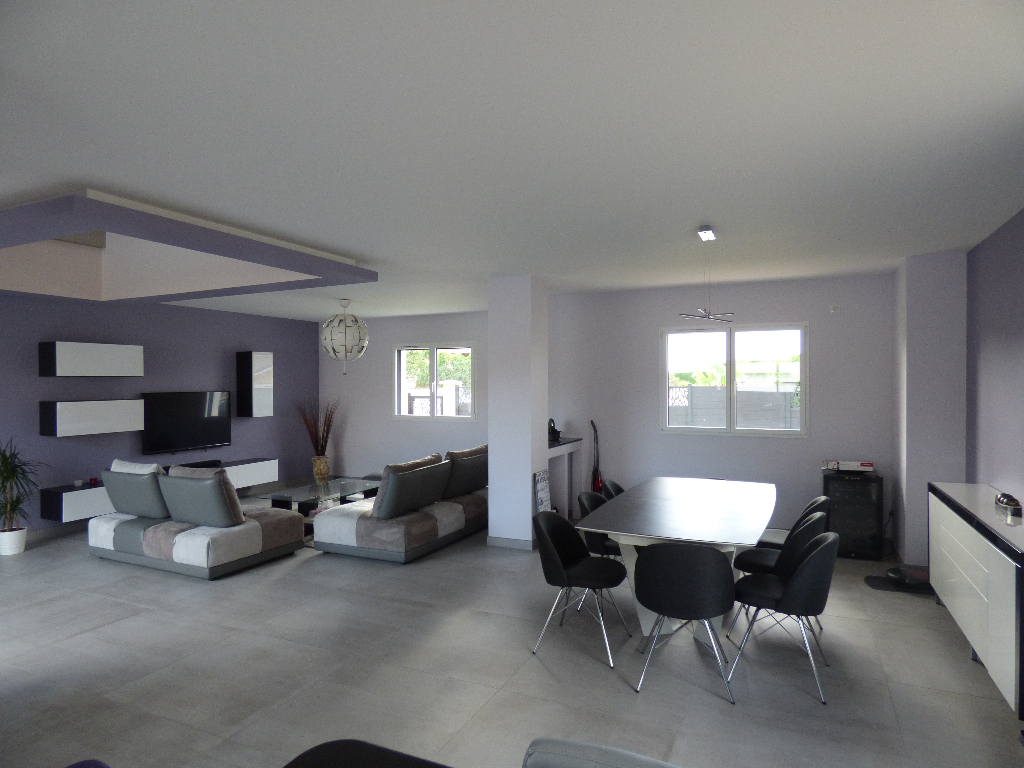 Maison d'une surface habitable de 165 m², 5 pièces à VILLETTE D ANTHON