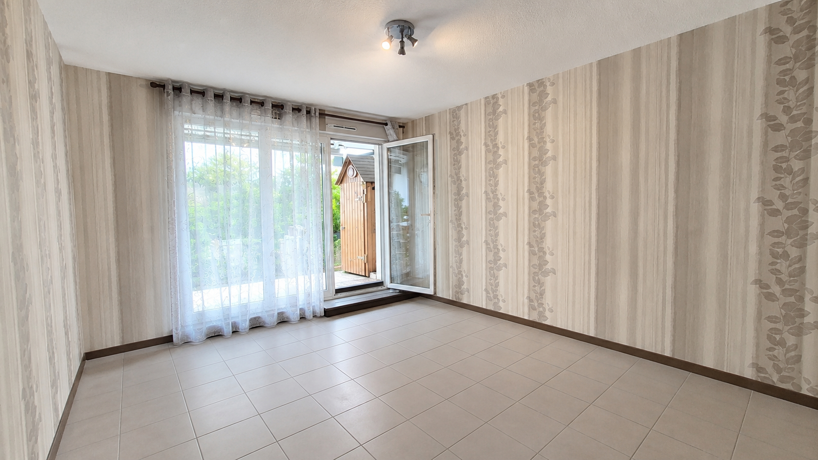 Appartement 3 pièces à louer au centre-ville de Décines Charpieu