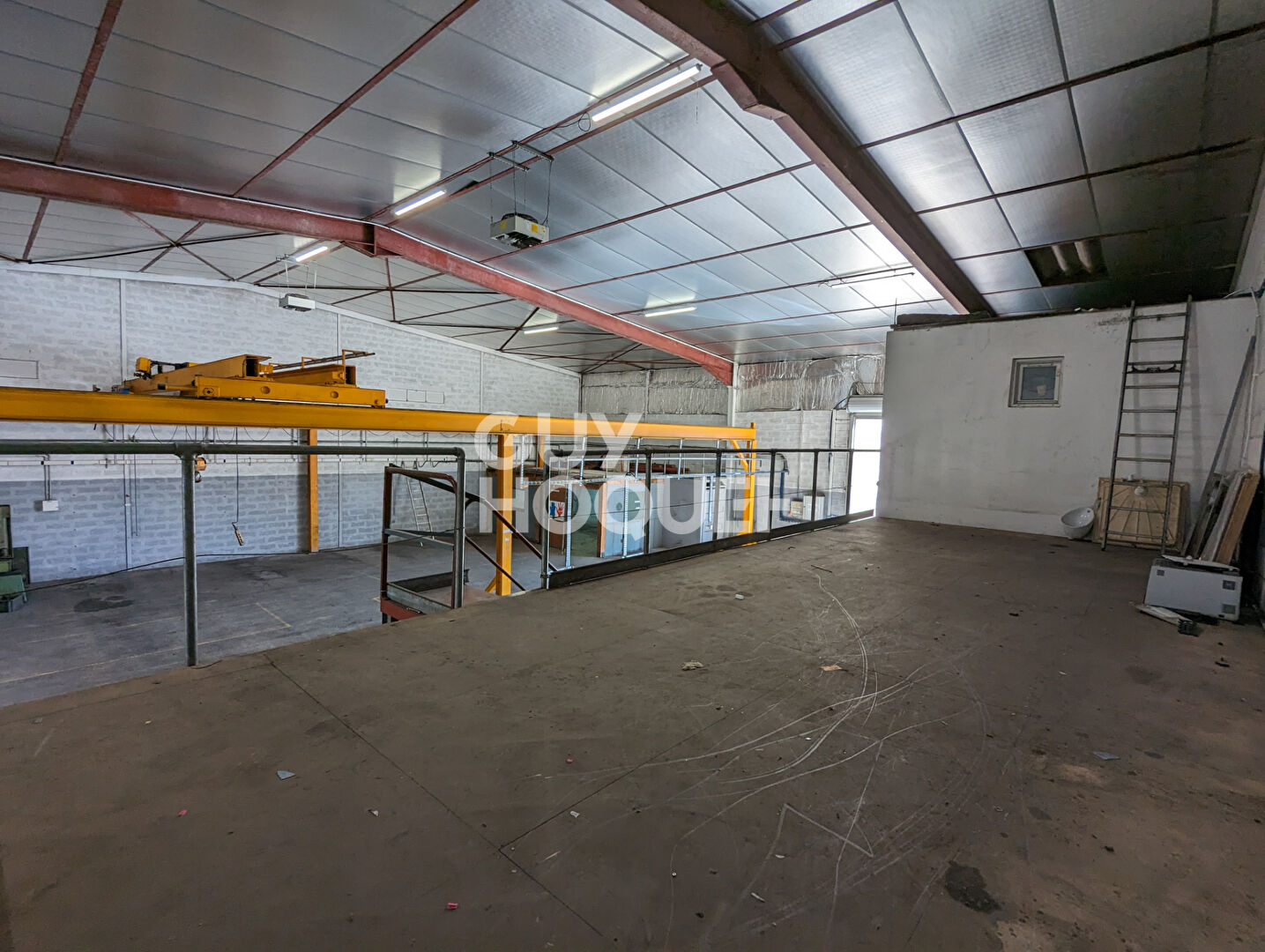 À louer - locaux de 500 m² à Décines-Charpieu