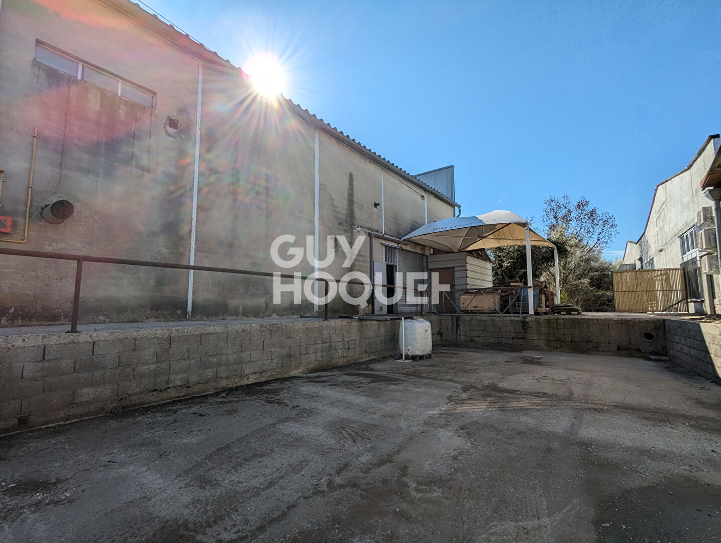 À louer - locaux de 500 m² à Décines-Charpieu