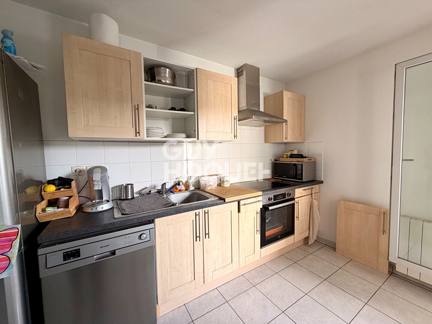 Appartement T3 meublé à louer à Meyzieu,  avec garage