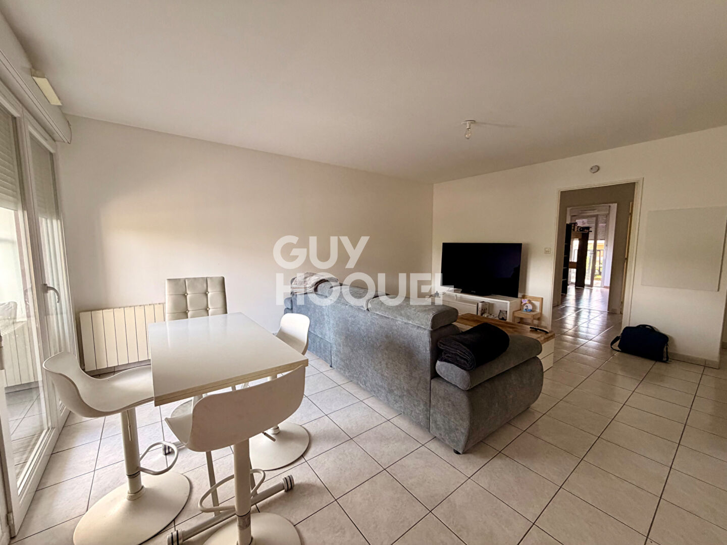 Appartement T3 meublé à louer à Meyzieu,  avec garage