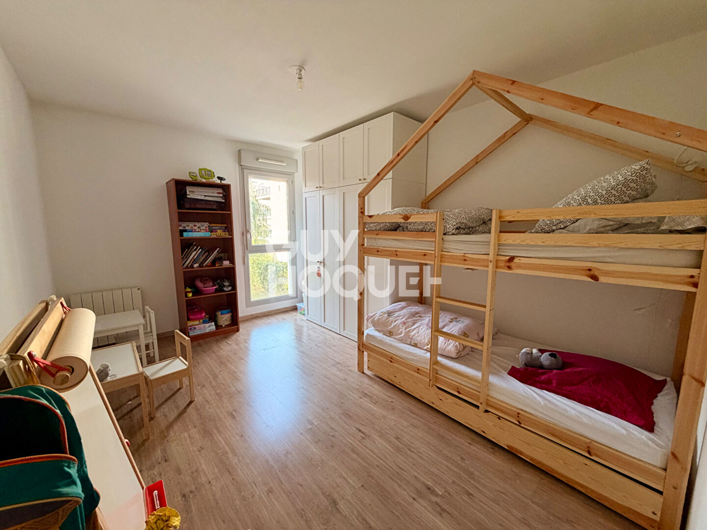 Appartement T3 meublé à louer à Meyzieu,  avec garage