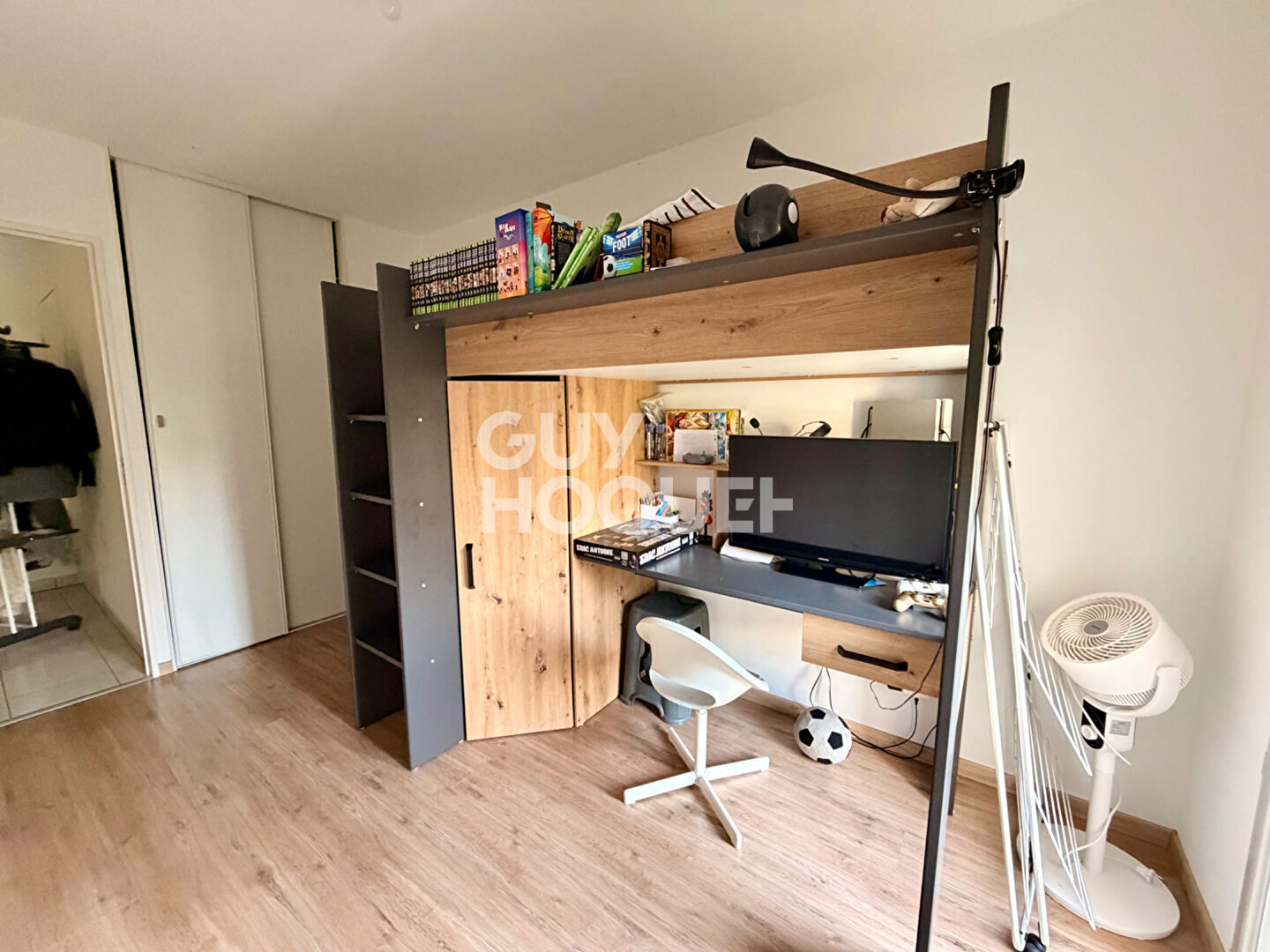 Appartement T3 meublé à louer à Meyzieu,  avec garage