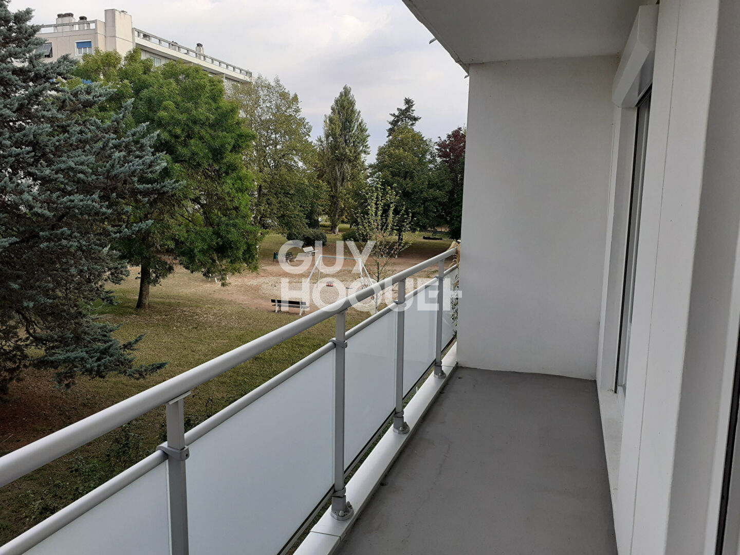 A LOUER : APPARTEMENT T1 DE 27 m² à DECINES CHARPIEU