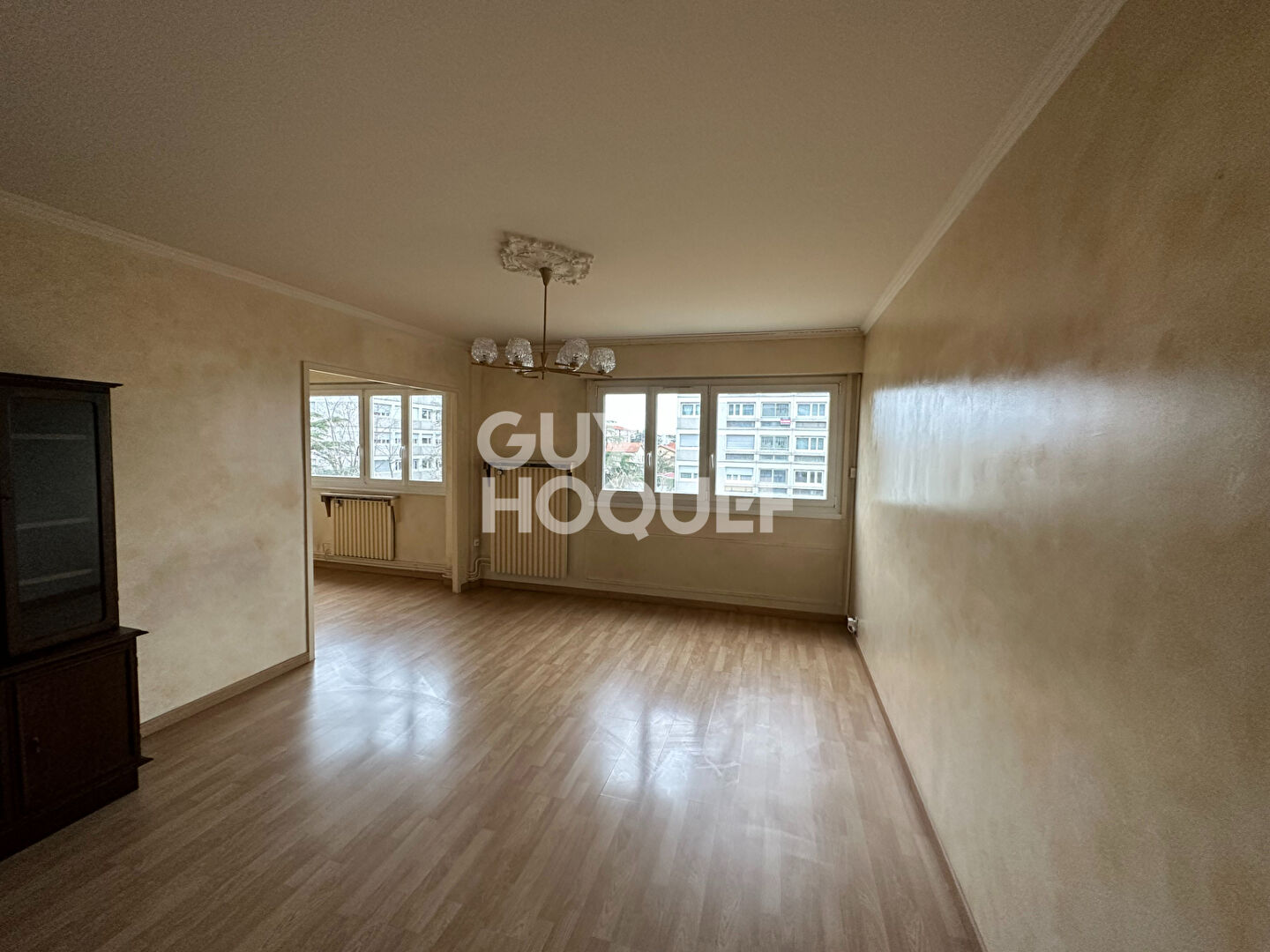 LOCATION : appartement F4 (76 m²) à DECINES CHARPIEU