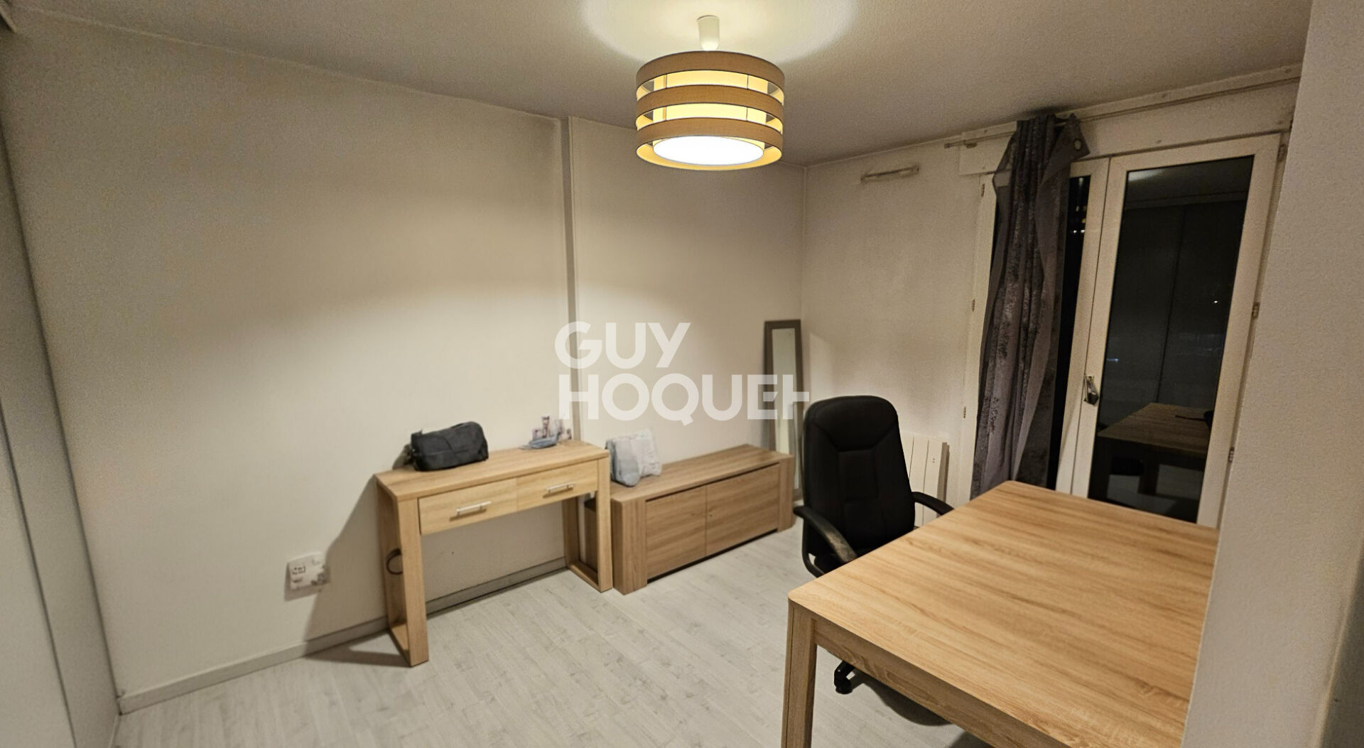 LOCATION : appartement meublé T3 (54 m²) à DECINES CHARPIEU