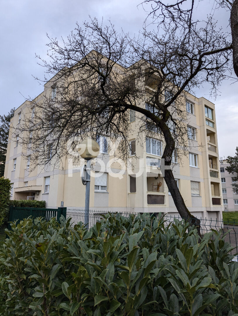 À vendre : Appartement 4 pièces  dernier étage à Décines-Charpieu