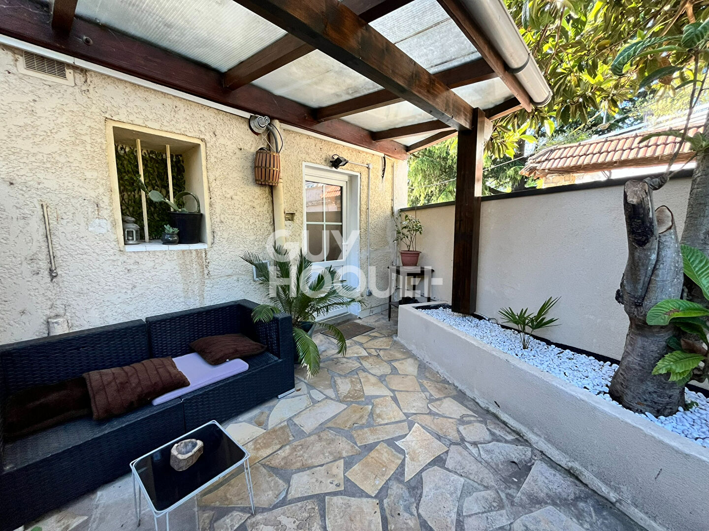 À louer : Appartement meublé grand  2 pièces à Chassieu