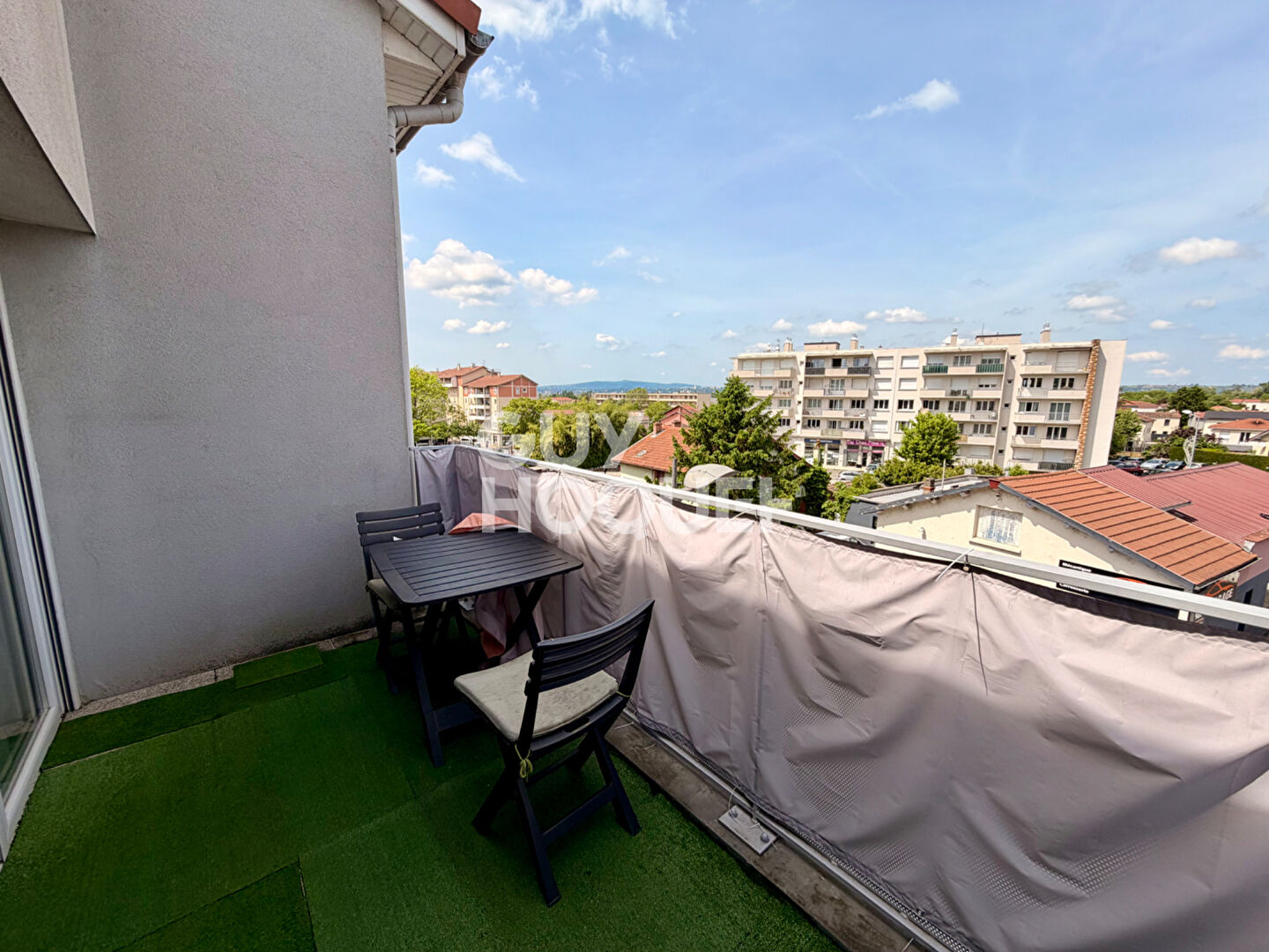 Appartement 2 pièces à louer au centre-ville de Décines Charpieu