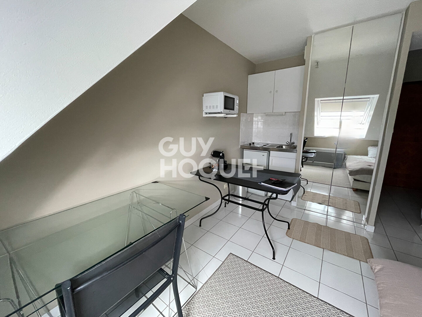 FONTAINE LES DIJON - STUDIO MEUBLE AVEC PISCINE