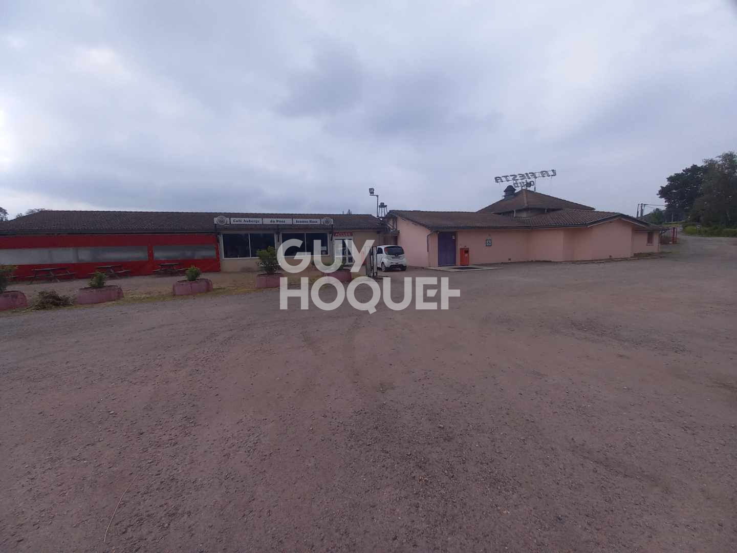 RESTAURANT et DANCING 600 M² + Parking de 8 000 M²