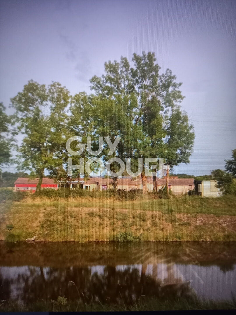 RESTAURANT et DANCING 600 M² + Parking de 8 000 M²