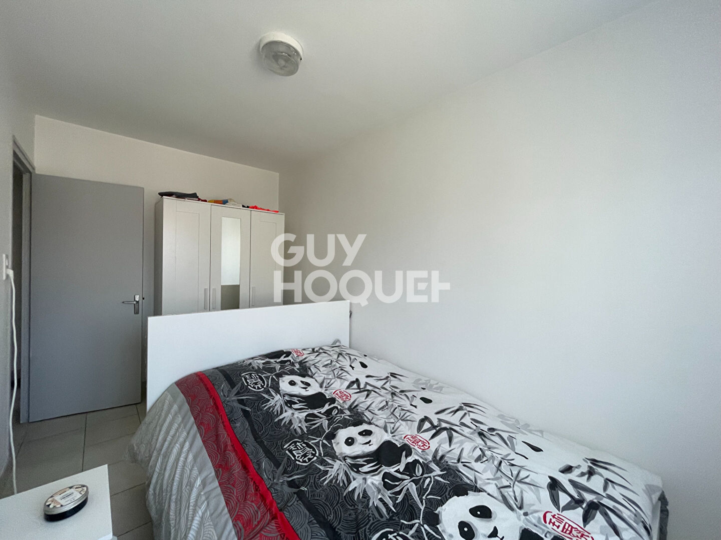 PROCHE CHU ET PLACE DU 30 OCTOBRE.