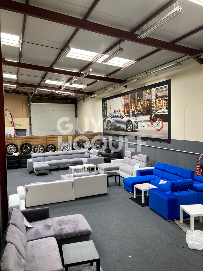 LOCAL PRO AVEC HABITATION CHENOVE 550 M2