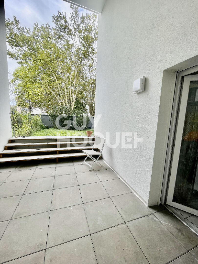 Appartement  4 pièce(s) 82 m2 avec terrain 64 m², proche de la toison d'or