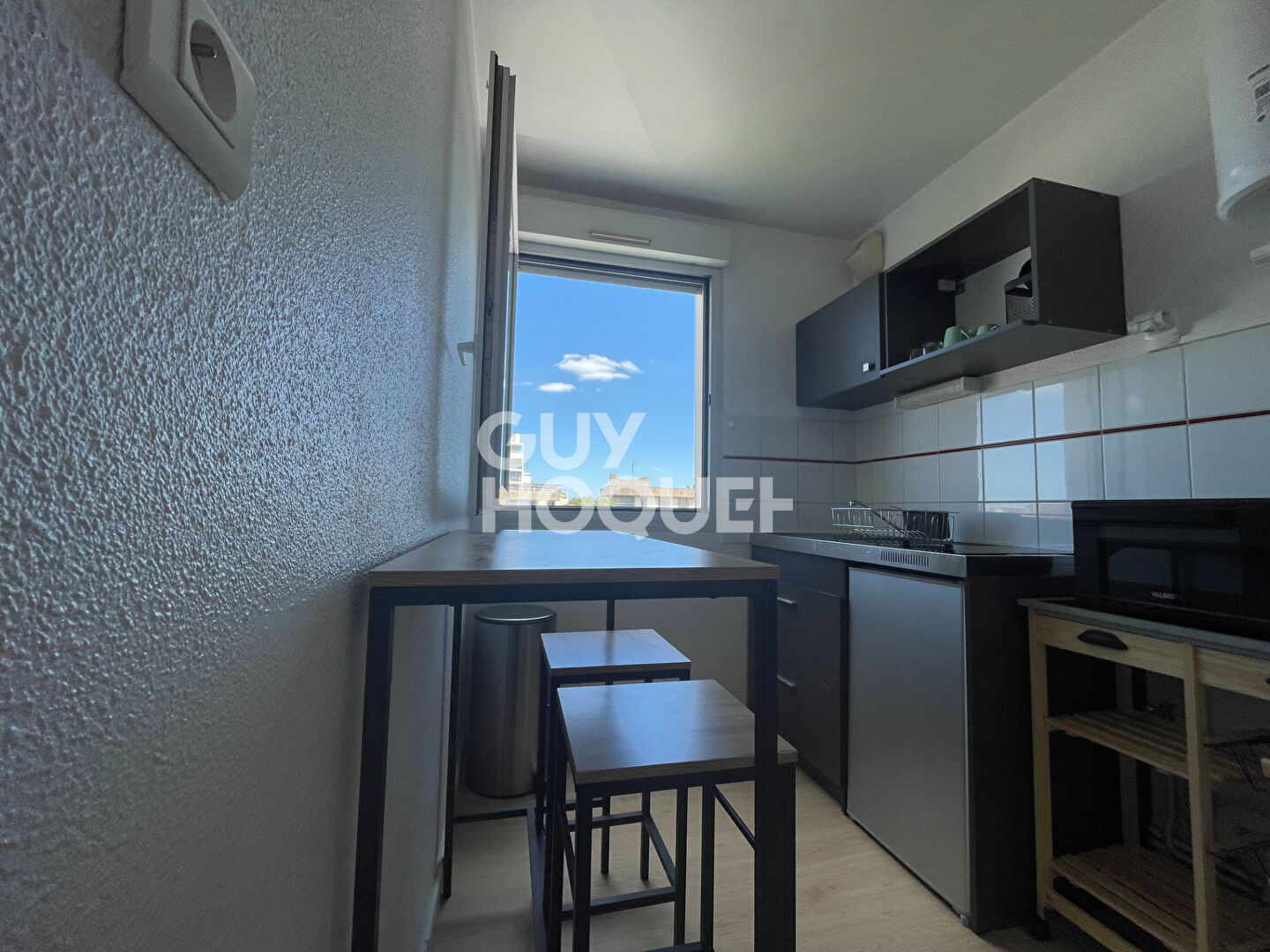 PROCHE ESC -  PLACE REPUBLIQUE