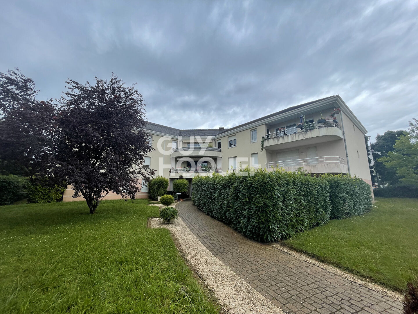 TOISON D'OR  - T5 MEUBLE AVEC GARAGE