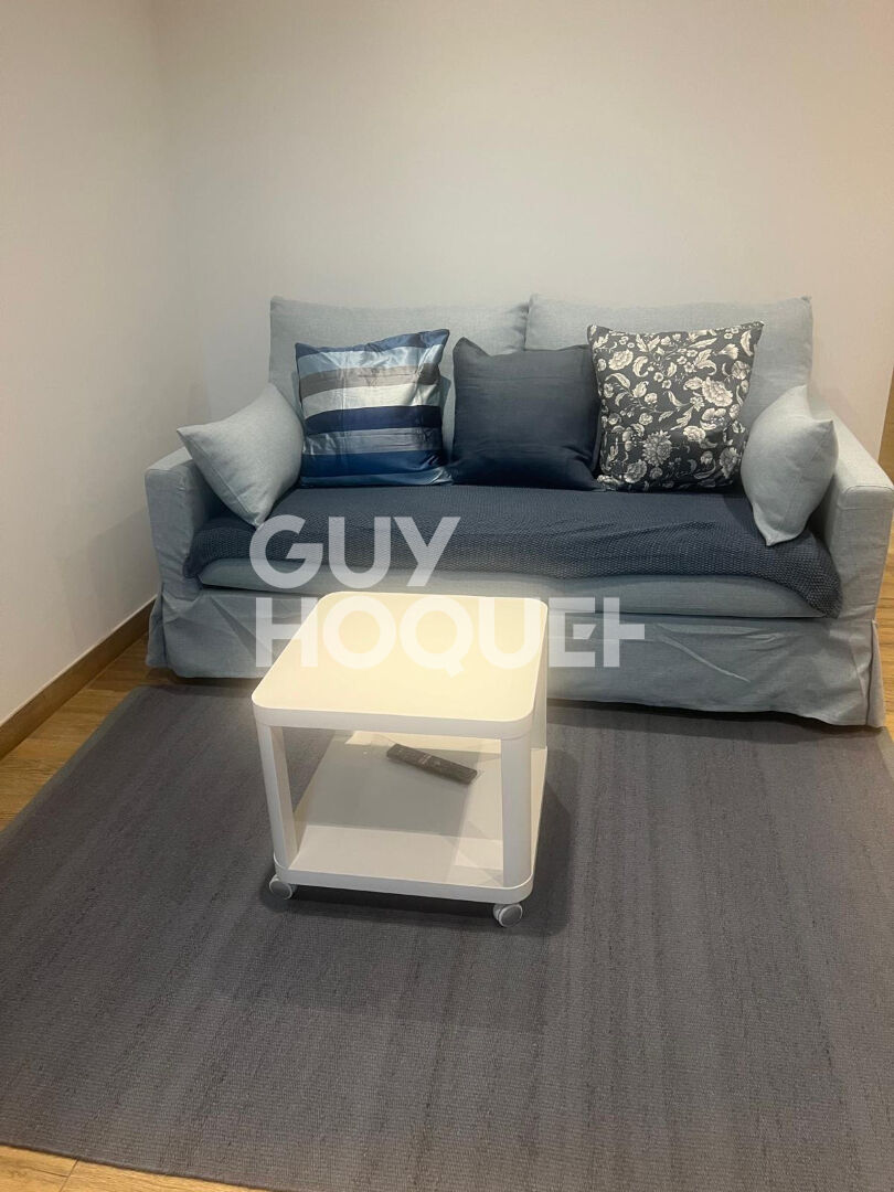 A  100 m² de L'ECOLE DE COMMERCE et CENTRE VILLE