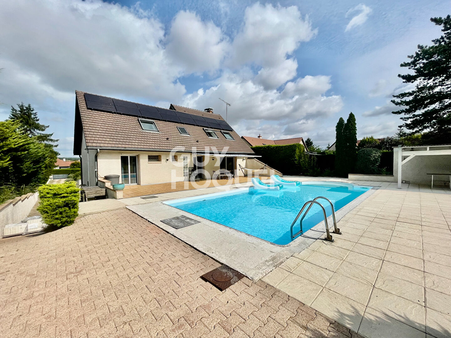 Maison familiale avec vaste terrain, piscine, et sous-sol exceptionnel , À 10 min de la Toison d'Or