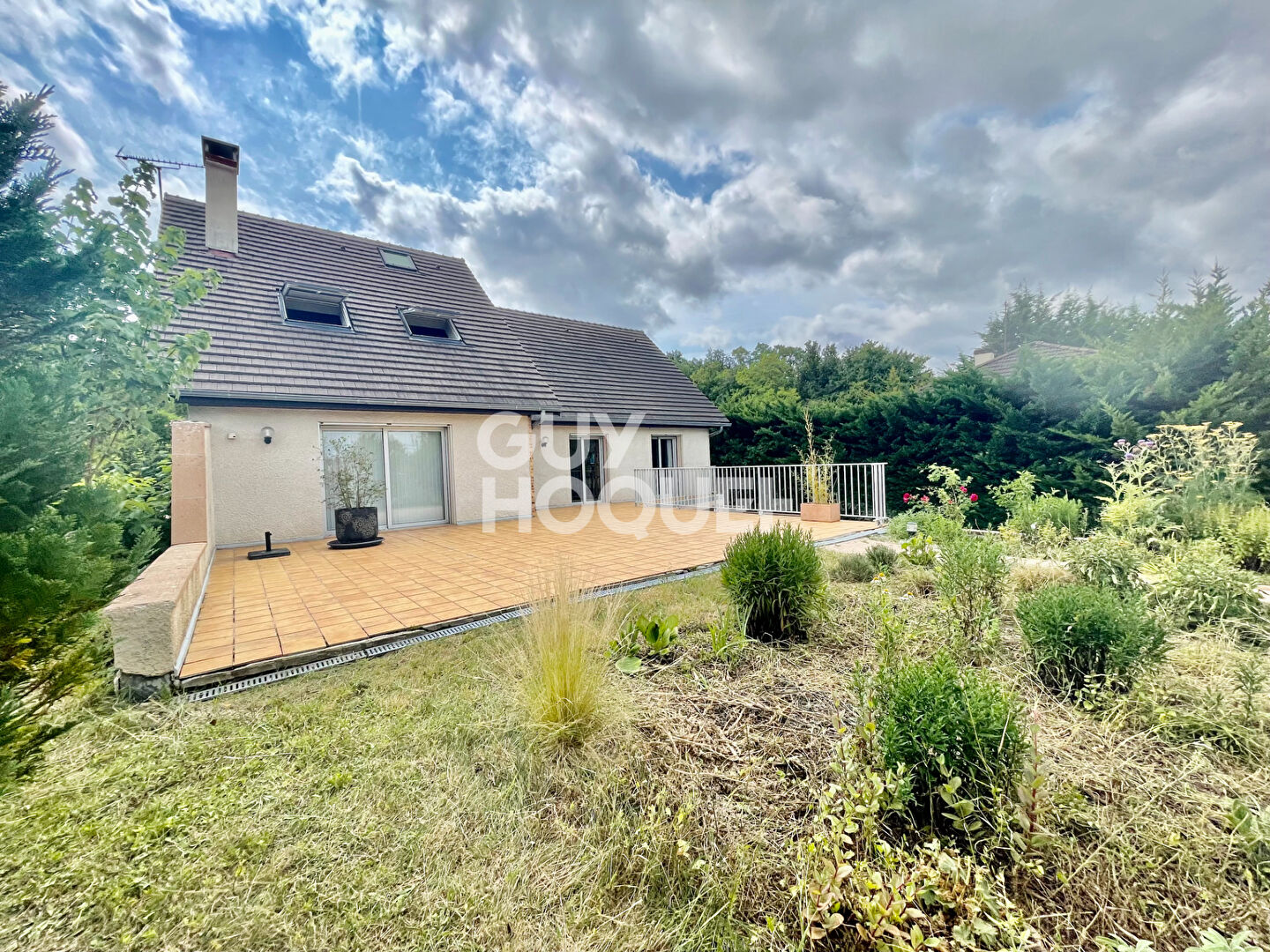 Maison familiale avec vaste terrain, piscine, et sous-sol exceptionnel , À 10 min de la Toison d'Or