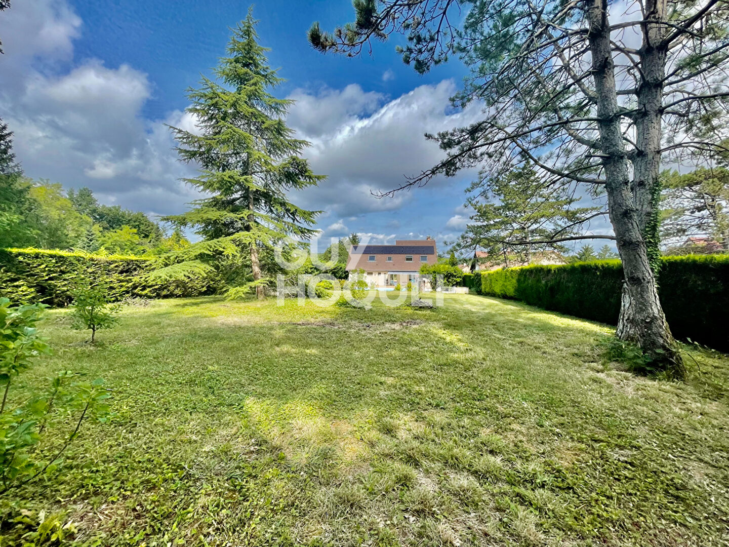 Maison familiale avec vaste terrain, piscine, et sous-sol exceptionnel , À 10 min de la Toison d'Or