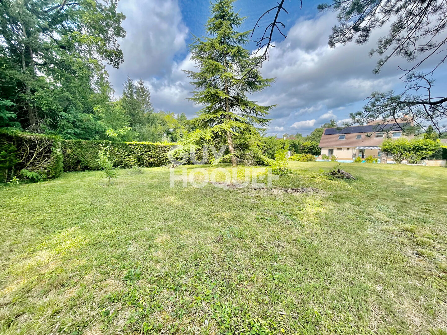 Maison familiale avec vaste terrain, piscine, et sous-sol exceptionnel , À 10 min de la Toison d'Or