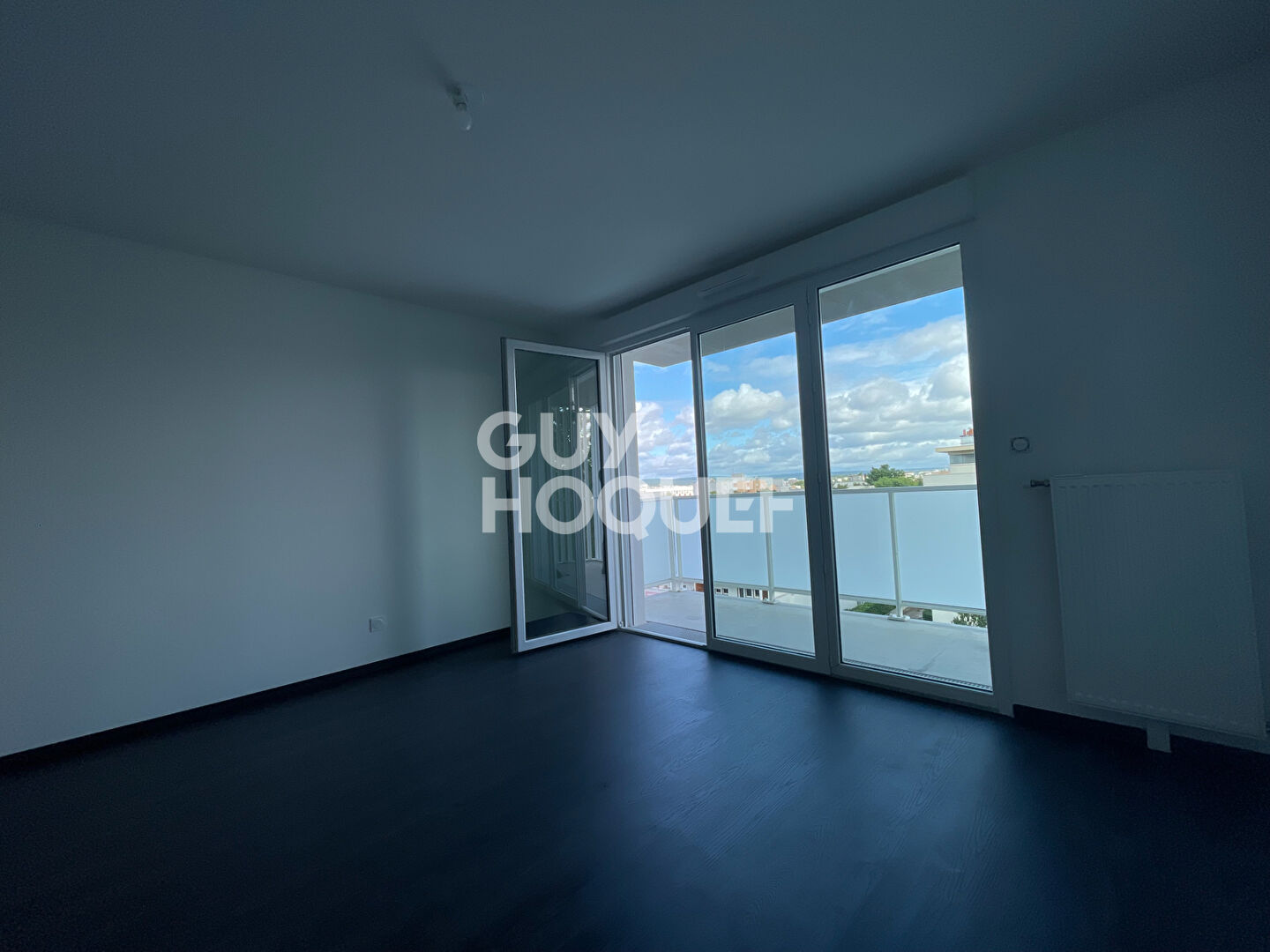 POINCARE - T2 - 45 M² AVEC PARKING en SOUS SOL