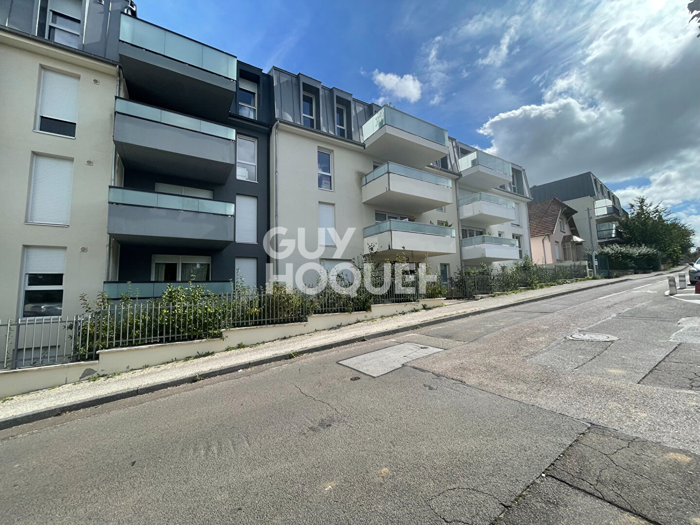 MONTCHAPET - T3 - 87M² + GRAND GARAGE