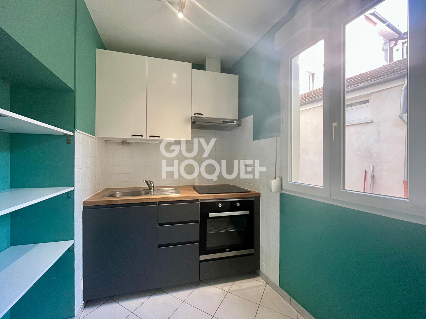 DIJON, Proche hyper-centre T2 de 33 m² avec Cour et 2 caves.