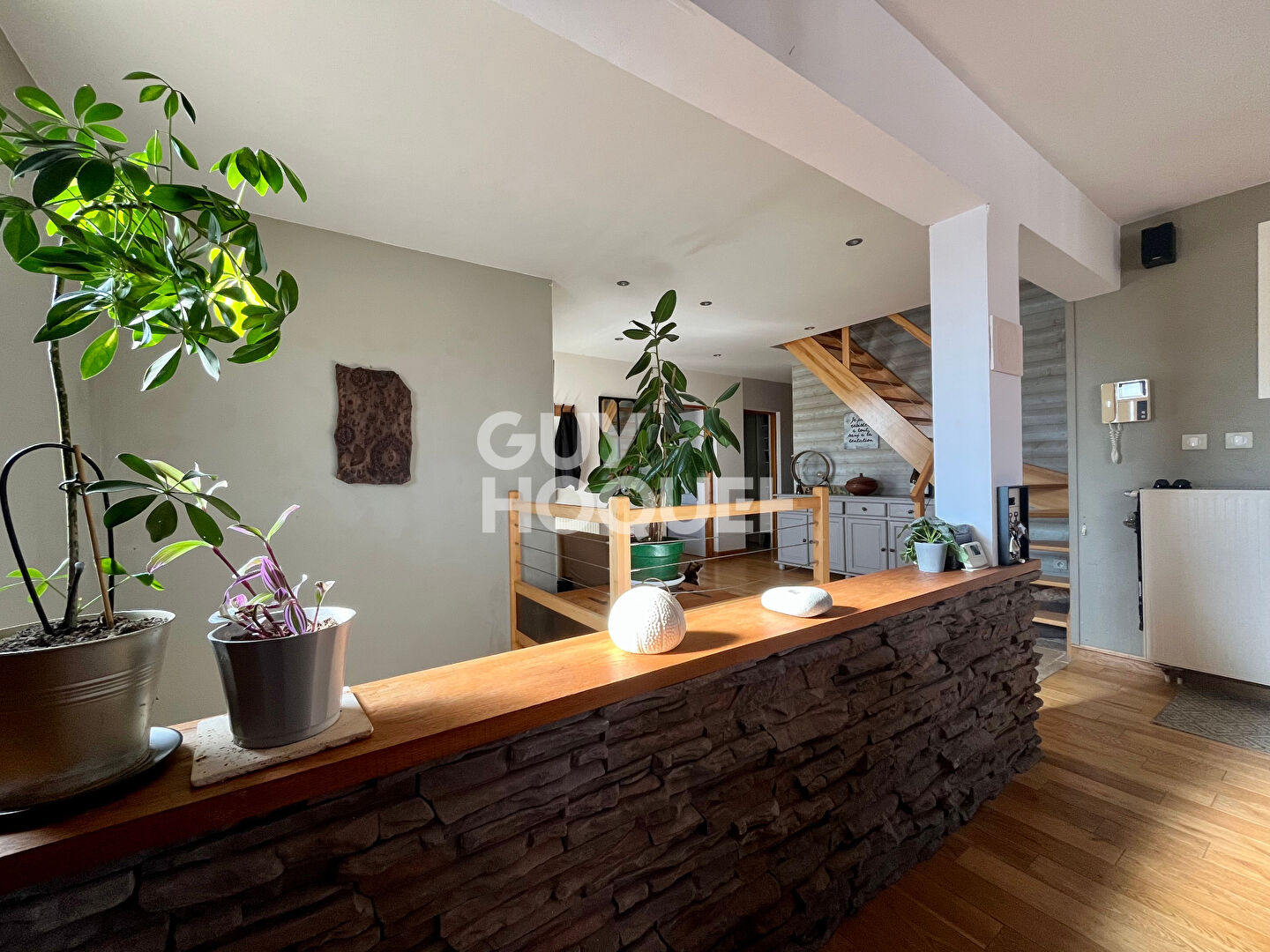 Appartement type loft de 165 m² dans le village de SAVOUGES