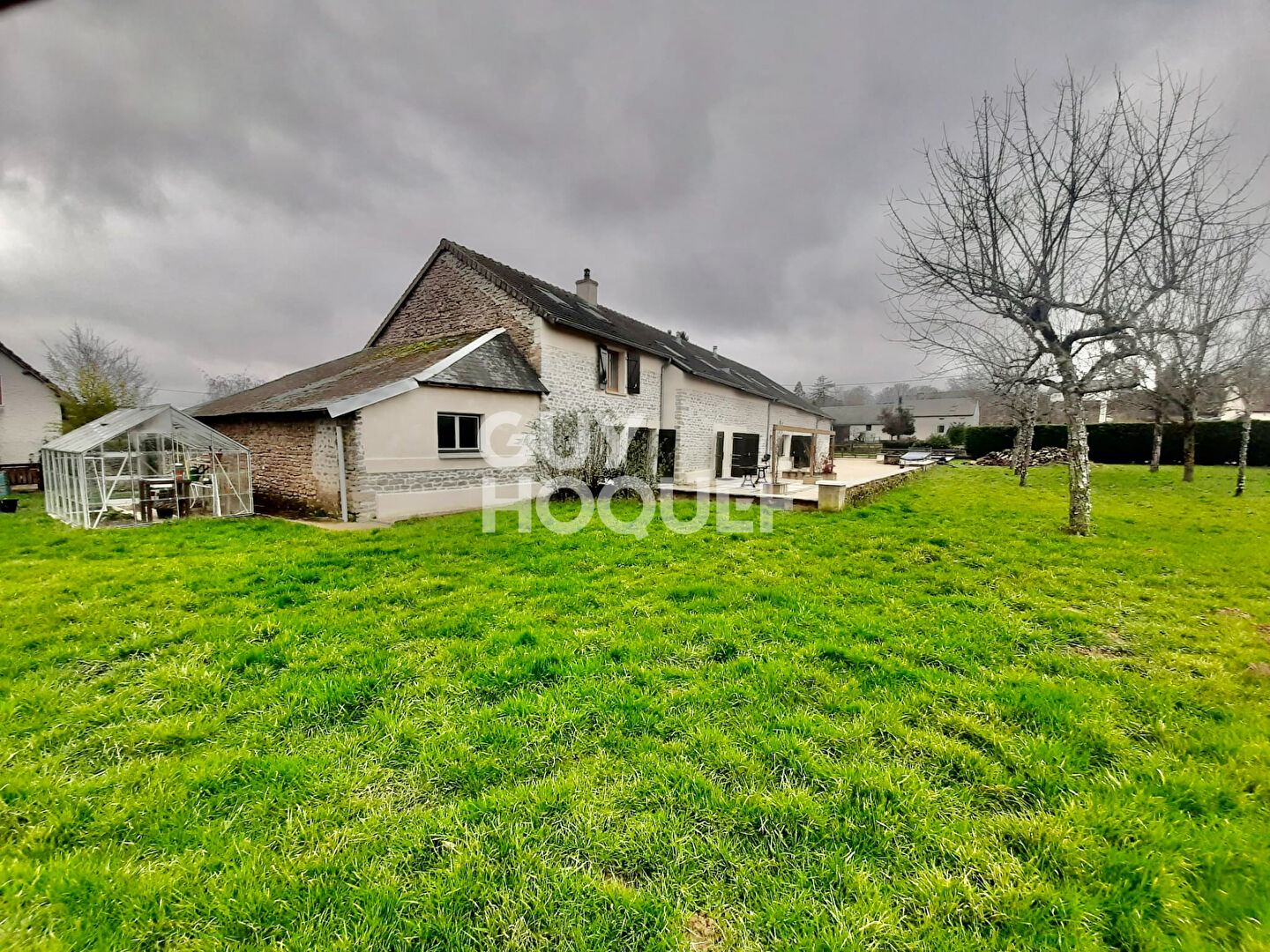 MORVAN - Ancien corps de ferme entièrement rénové dans une démarche durable