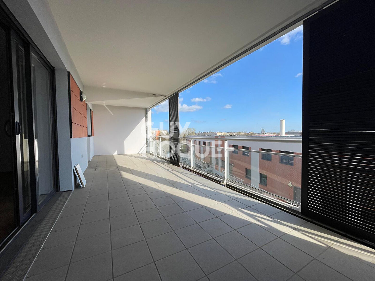 PLACE GALILEE  (Grésilles-champollion) APPT  T4 AVEC GARAGE