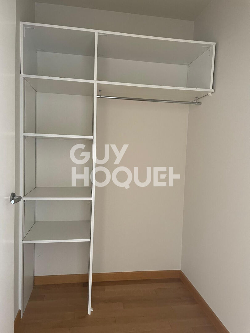 PLACE GALILEE  (Grésilles-champollion) APPT  T4 AVEC GARAGE